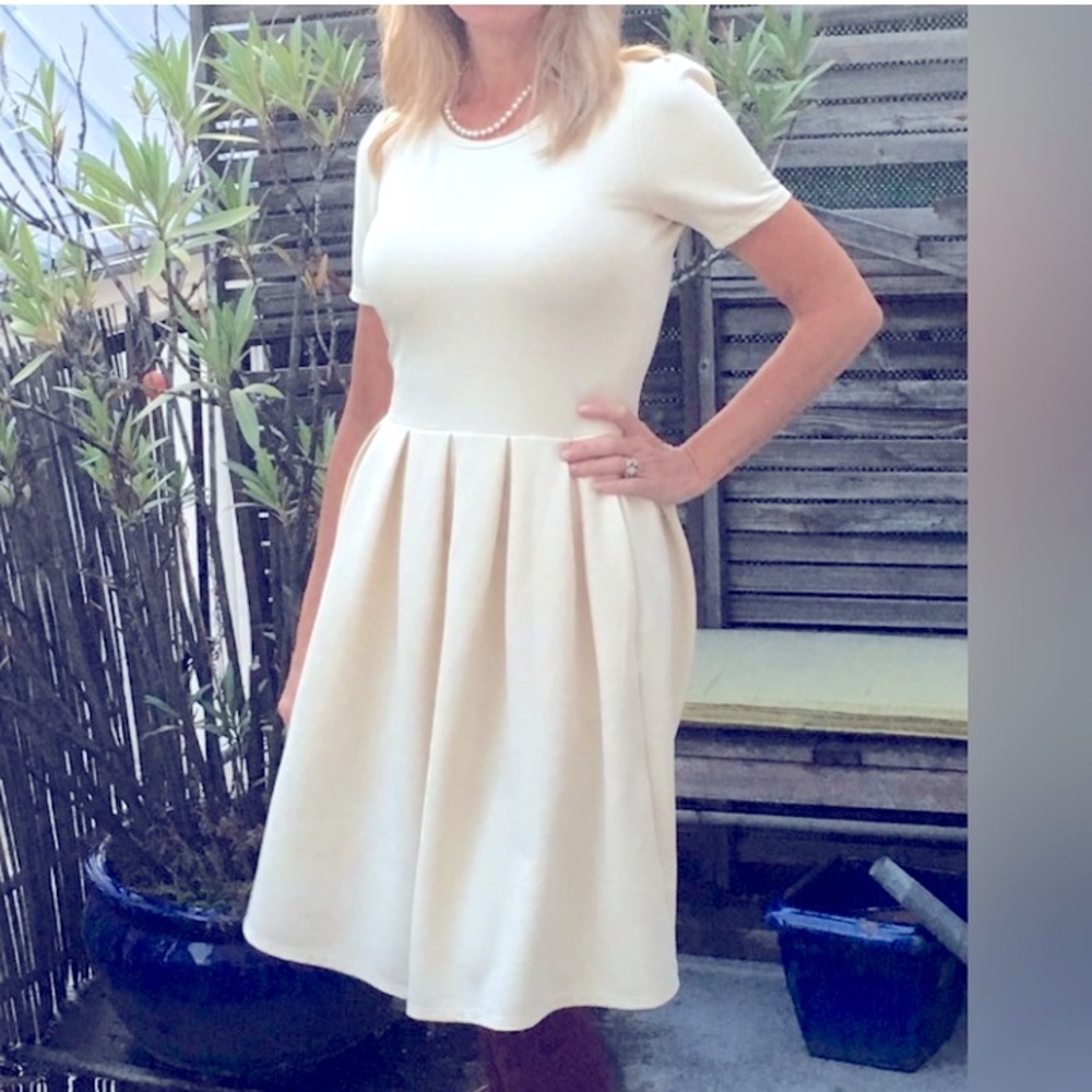 NEW retro style dress LulaRoe Amelia swing dress • pockets• pearl/off white